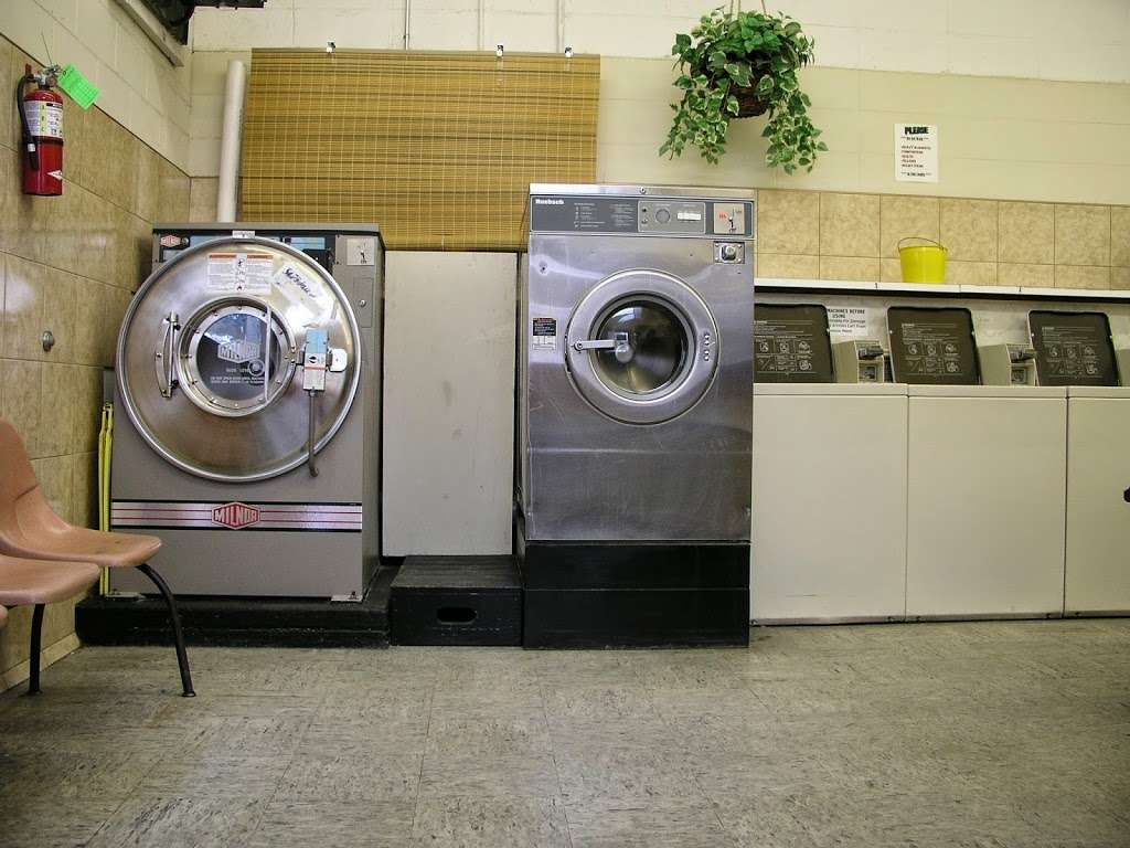 Westwood Laundromat | 20 Lake St, Westwood, NJ 07675, USA | Phone: (201) 664-9833