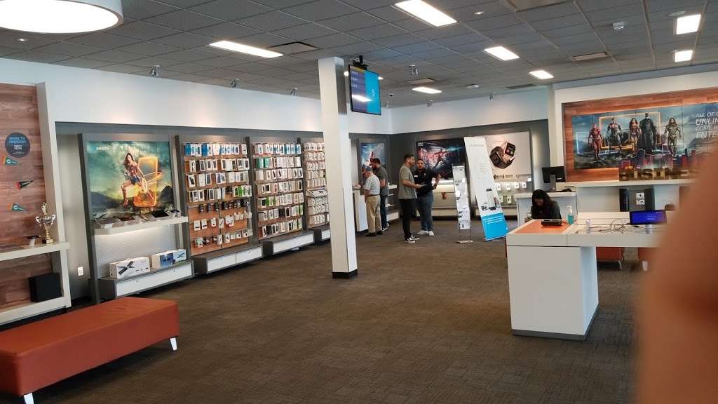 AT&T Store | 11380 Pines Blvd, Pembroke Pines, FL 33026, USA | Phone: (954) 430-7052
