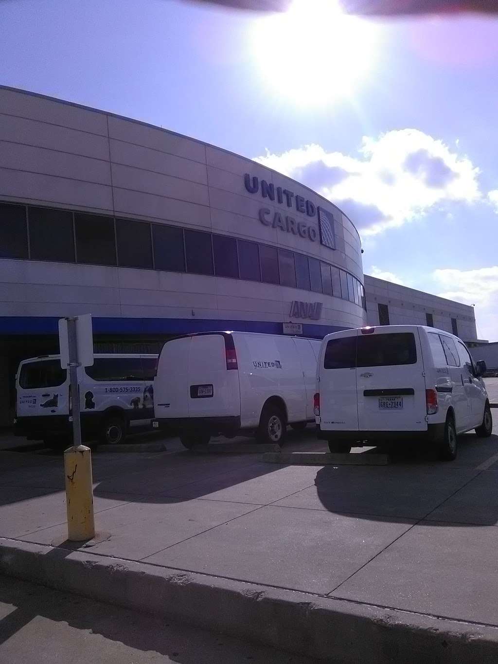 United Airlines Cargo | 3230 Pallet Rd, Houston, TX 77032 | Phone: (800) 822-2746