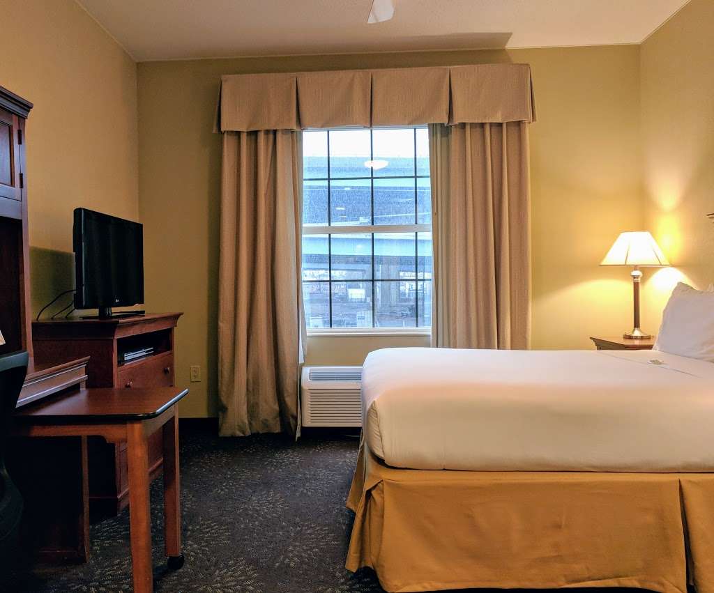 Holiday Inn Express Fort Hamilton | 107 Schum Ave, Brooklyn, NY 11252, USA | Phone: (718) 439-2340