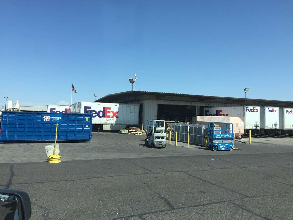 FedEx Freight | 5620 W Lower Buckeye Rd, Phoenix, AZ 85043 | Phone: (888) 465-5643