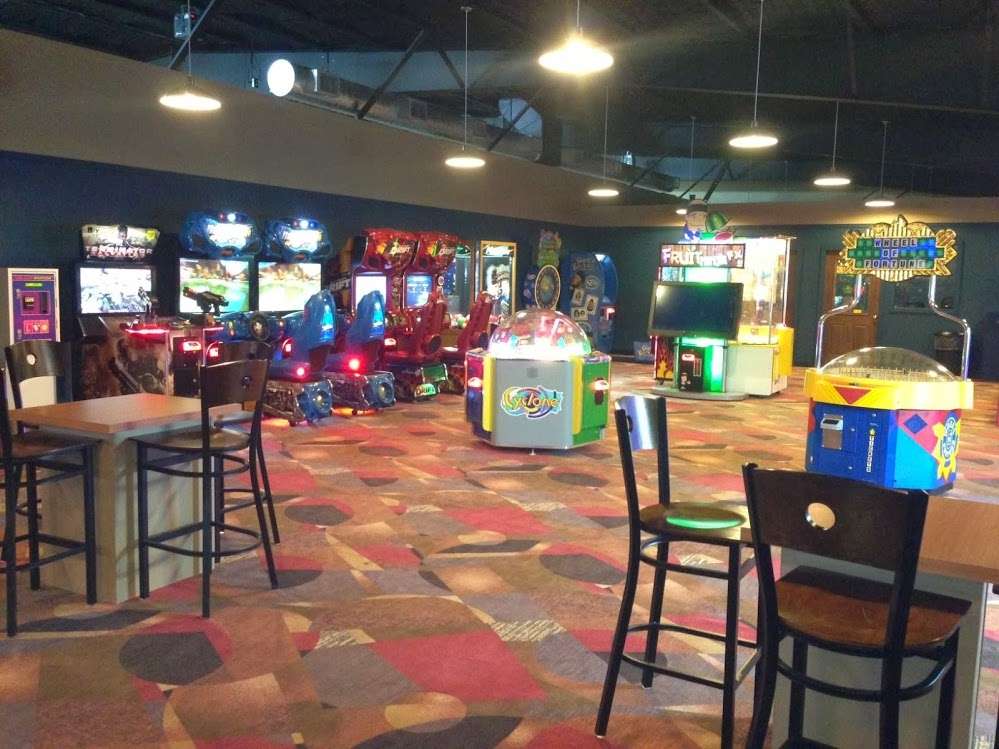 Bowlera Fun Center | 53 7th St, Bay City, TX 77414, USA | Phone: (979) 202-1069