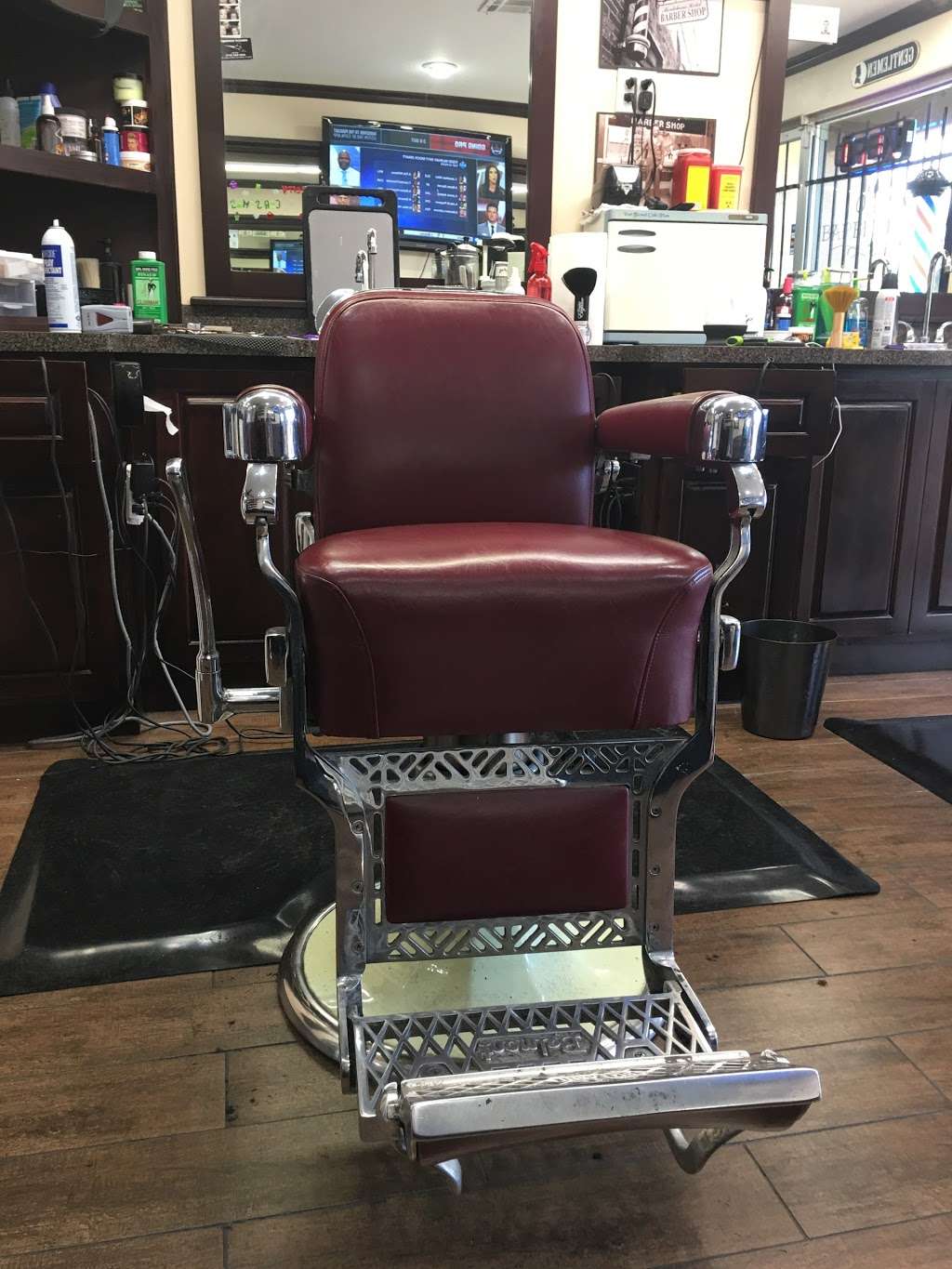 Juniors Barber Parlor | 5324 N 7th Ave, Phoenix, AZ 85013, USA | Phone: (602) 274-0000