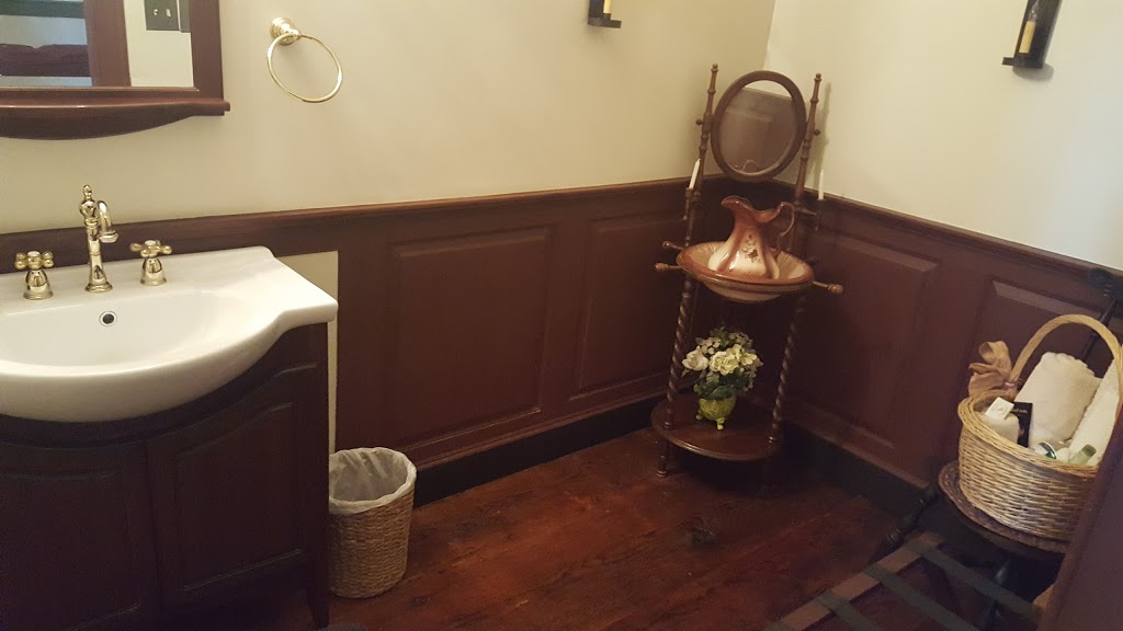 Brownstone Colonial Inn | 590 Galen Hall Rd, Reinholds, PA 17569, USA | Phone: (717) 484-4460