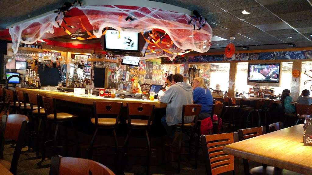 Applebees Grill + Bar | 3127 E Main St, Mohegan Lake, NY 10547, USA | Phone: (914) 526-9000