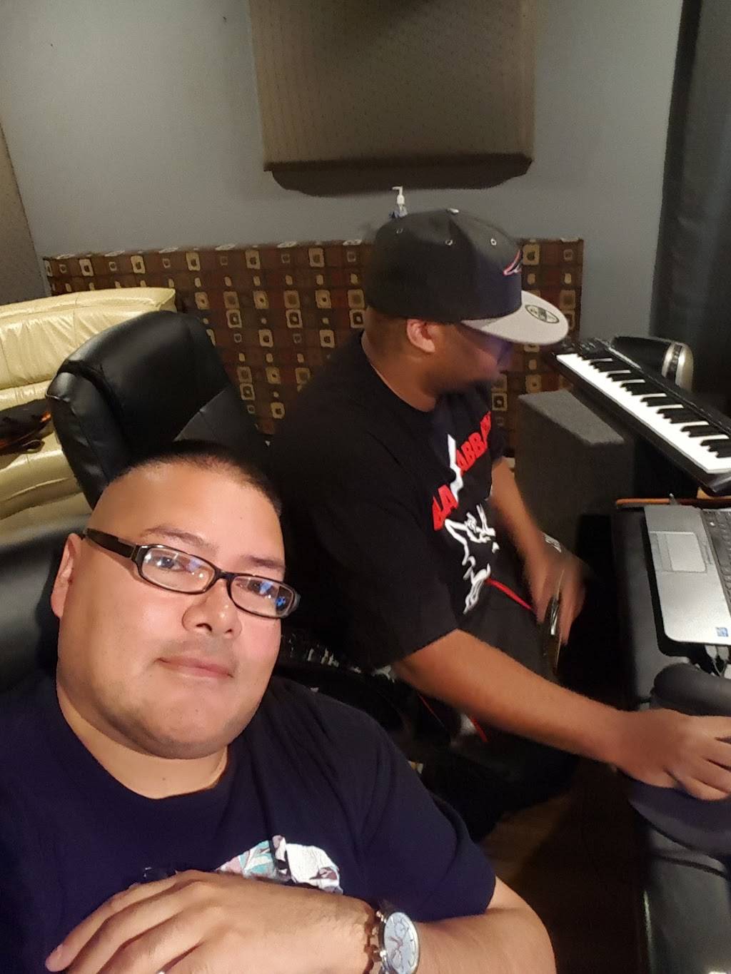 Paradox Studio | 11340 Montana Ave, El Paso, TX 79936, USA | Phone: (915) 633-5624