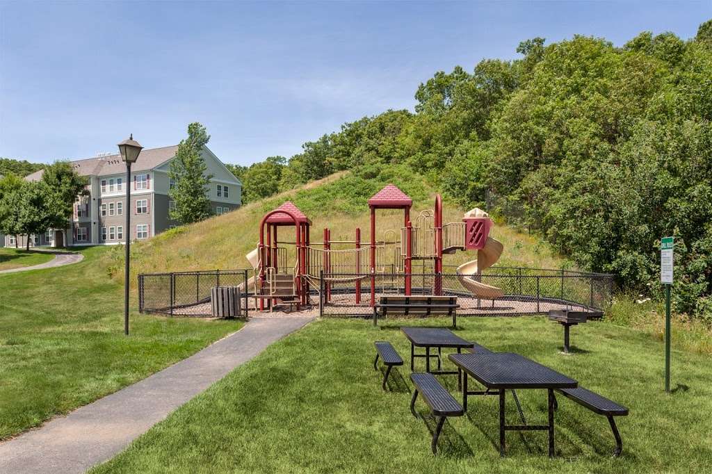 Franklin Commons Apartments | Eight Gatehouse Lane (Off Rt. 140, Franklin, MA 02038, USA | Phone: (508) 528-1888