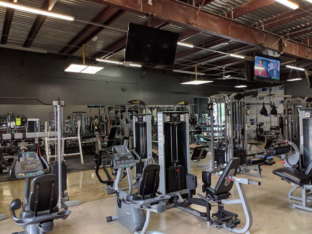 Drop Zone Fitness | 3711 Raoul Wallenberg Ln #100, Missouri City, TX 77459 | Phone: (281) 741-3641