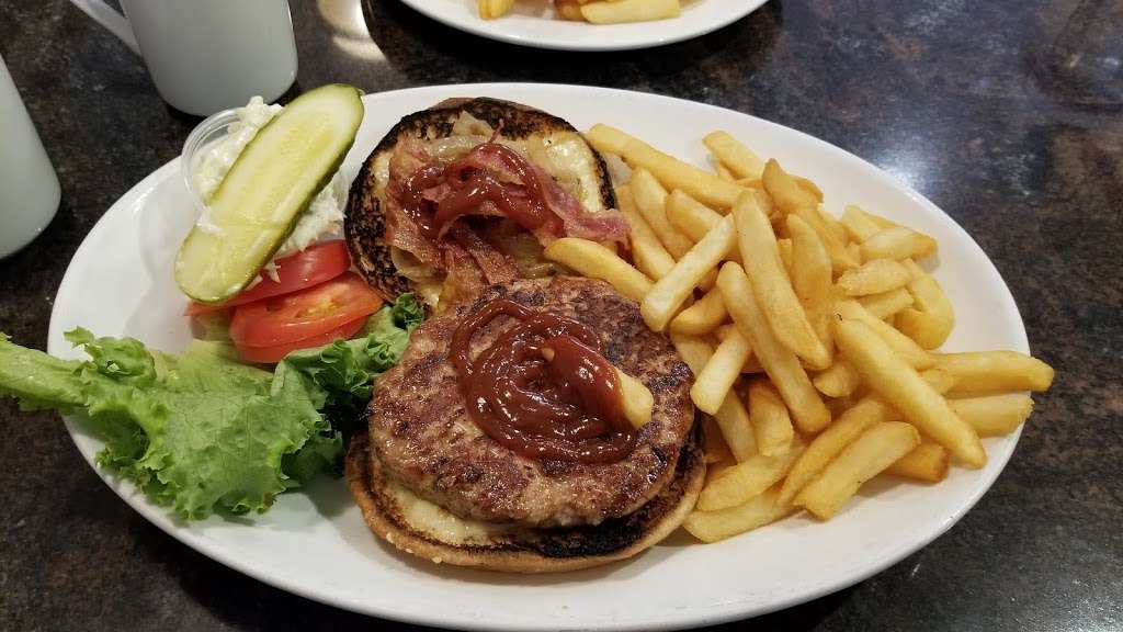 Bell Diner | 215-25 73rd Ave, Oakland Gardens, NY 11364, USA | Phone: (718) 279-0333