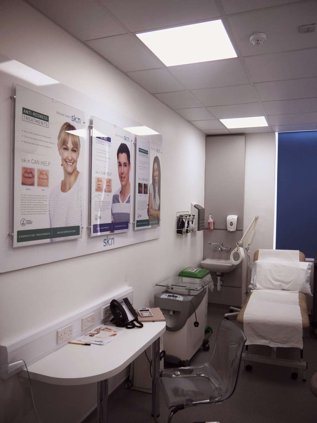 sk:n Clinics | Rowan House, Epsom KT18 7DH, UK | Phone: 0330 037 0426