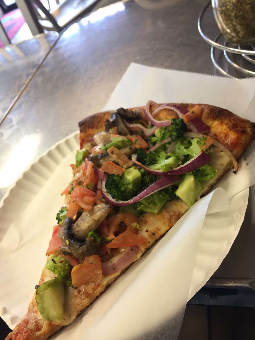 Sergios Pizza - restaurant  | Photo 4 of 10 | Address: 4803 Ditmars Blvd, Astoria, NY 11103, USA | Phone: (718) 274-8595