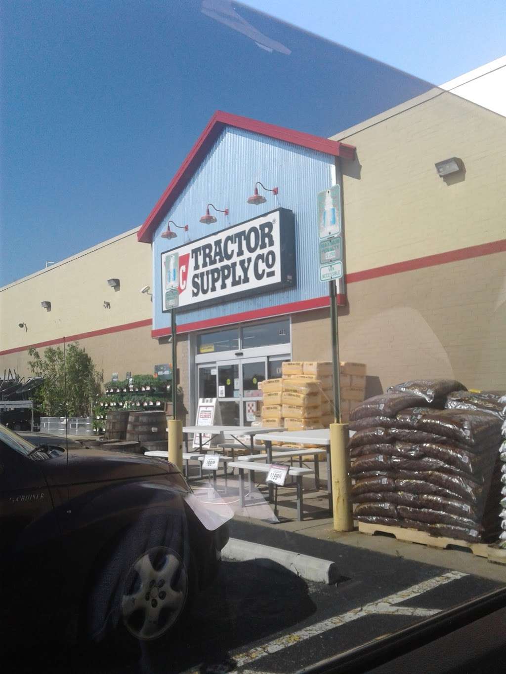 Tractor Supply Co. | 401 N Generals Blvd, Lincolnton, NC 28092 | Phone: (704) 735-5029