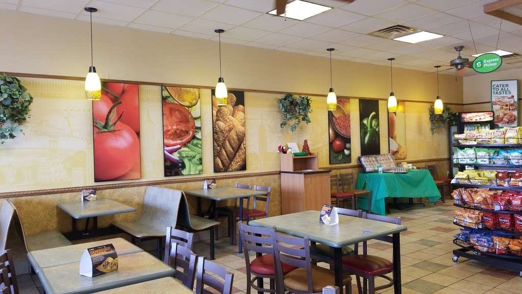 Subway | 1431 E Wabash St, Frankfort, IN 46041, USA | Phone: (765) 654-6600