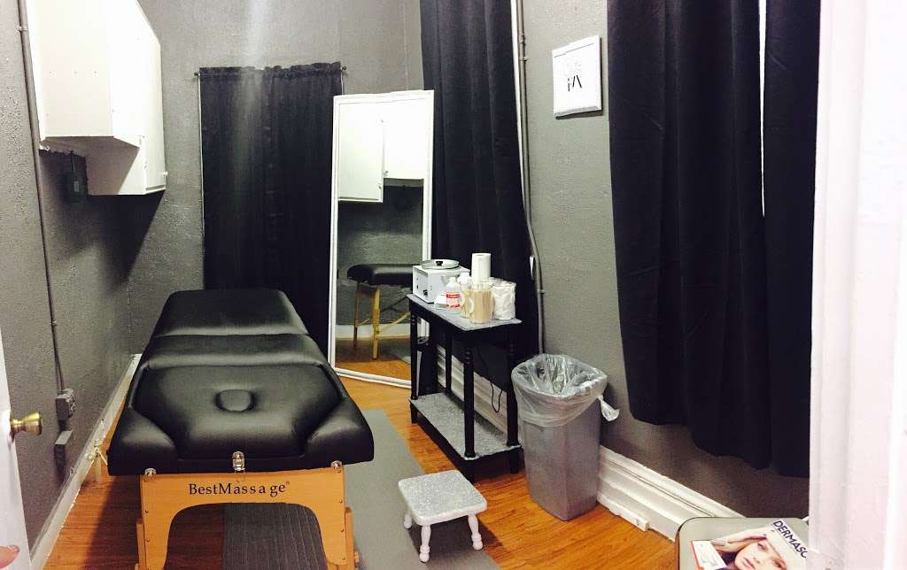 Glitz Fix Waxing Studio | 15525 South Park Ave, South Holland, IL 60473 | Phone: (630) 452-9272