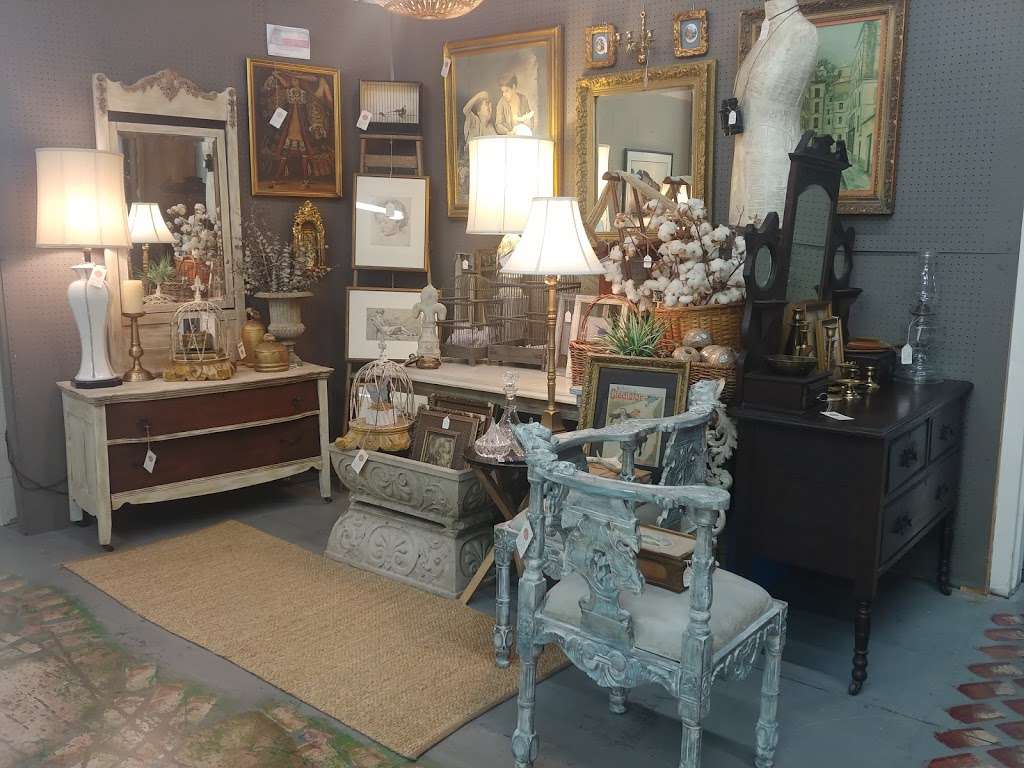 Market Place Antiques and Collectibles | 10910 Katy Fwy, Houston, TX 77043, USA | Phone: (713) 464-8023
