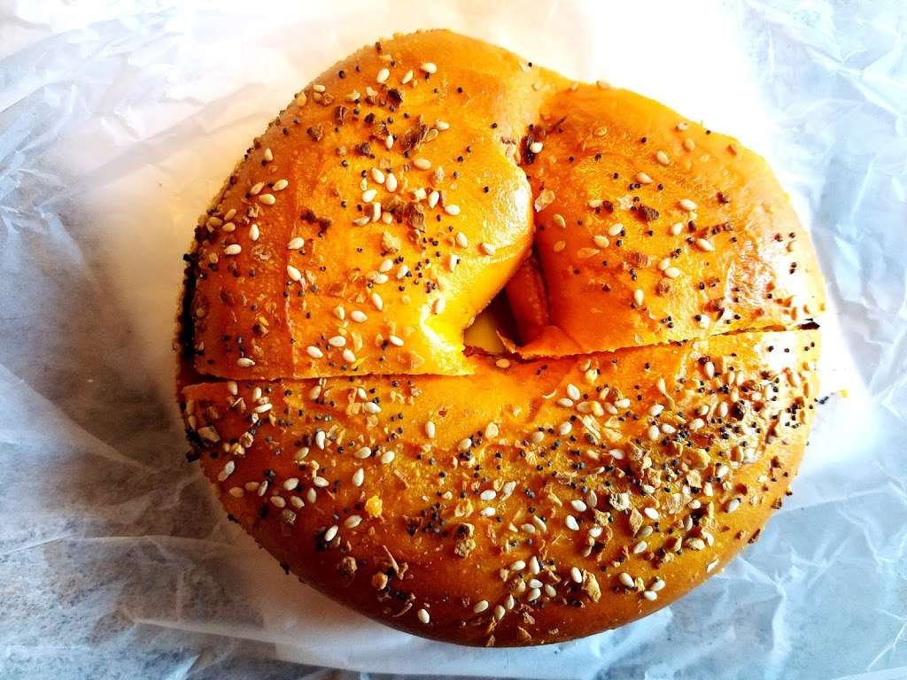 BagelFresh Deli and Grill | 2222 US-130, North Brunswick Township, NJ 08902 | Phone: (732) 422-3585