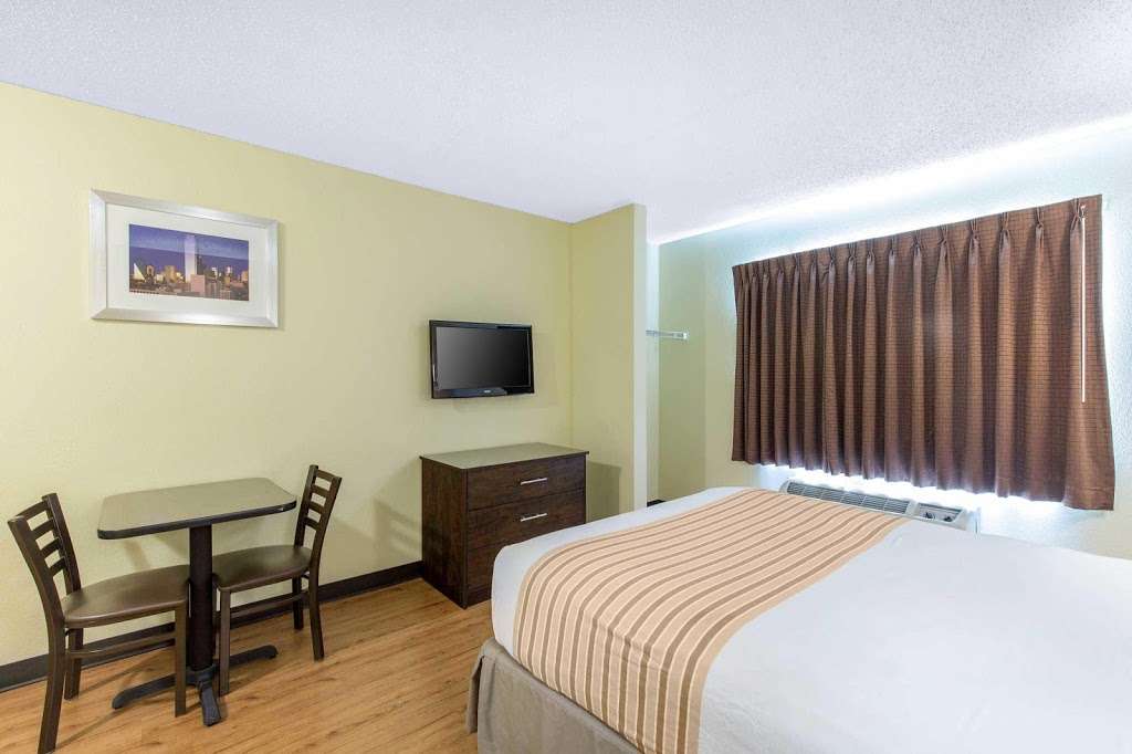 Suburban Extended Stay Hotel Lewisville | 1920 Lakepointe Dr, Lewisville, TX 75057, USA | Phone: (972) 459-7777