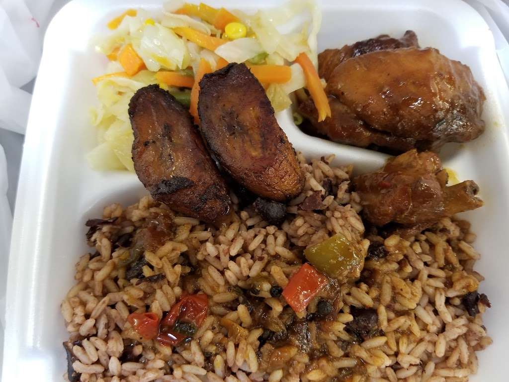 Golden Krust Caribbean Bakery and Grill - Kirby Drive | 8236 Kirby Dr, Houston, TX 77054, USA | Phone: (346) 330-9225