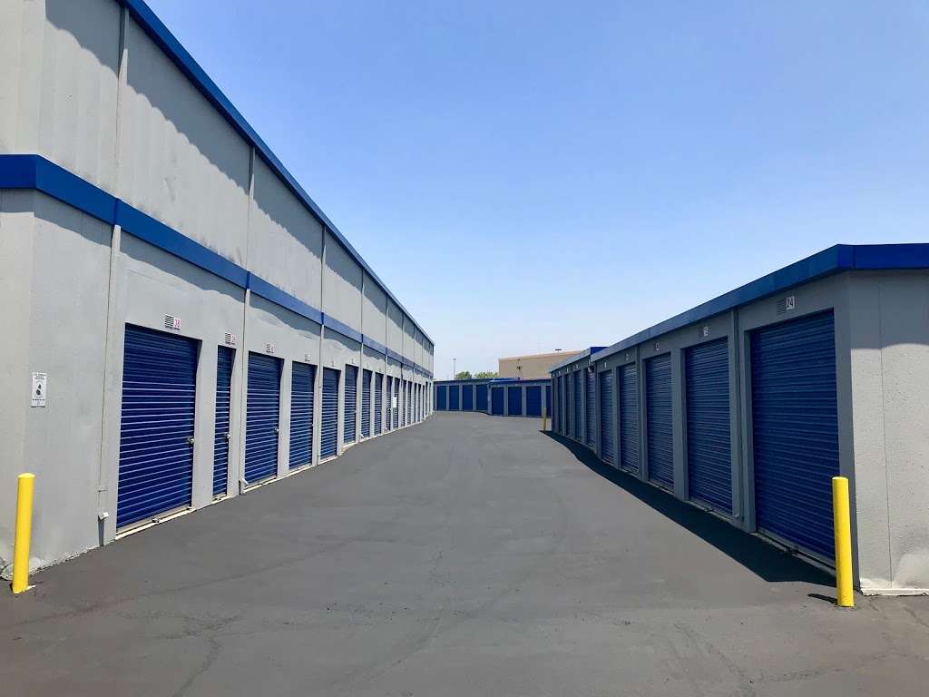 A-American Self Storage | 220 W Valley Blvd, Rialto, CA 92376 | Phone: (909) 757-1145