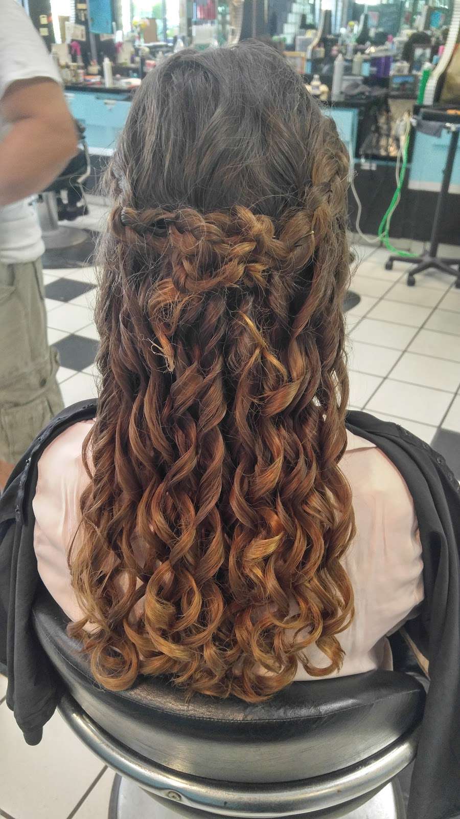 Salon on Central | 5462 Central Florida Pkwy, Orlando, FL 32821, USA | Phone: (407) 239-1700