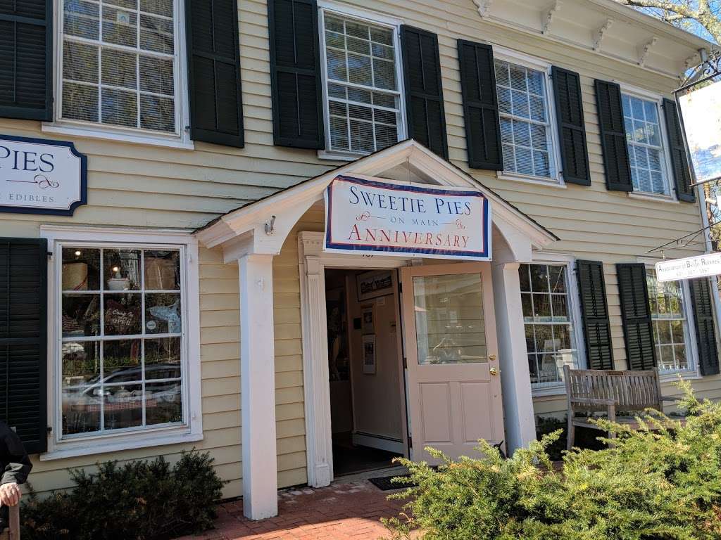 Sweetie Pies on Main | 181 Main St, Cold Spring Harbor, NY 11724 | Phone: (631) 367-9500