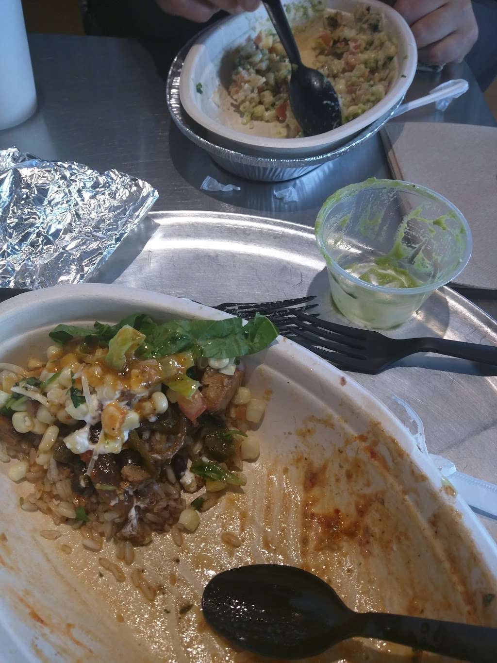 Chipotle Mexican Grill | 811 Butterfield Rd, Wheaton, IL 60189, USA | Phone: (630) 588-9728
