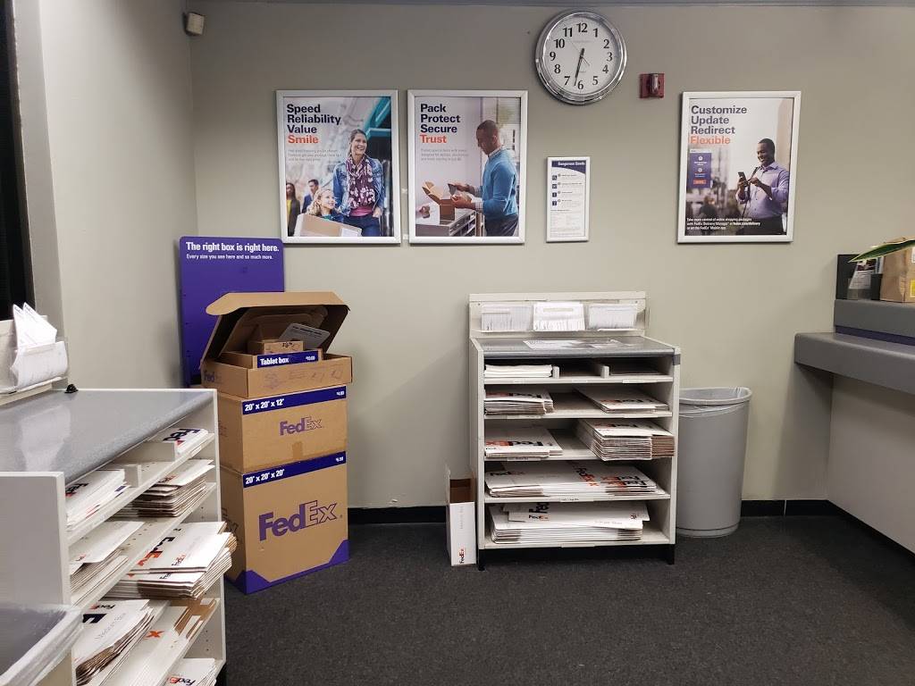 FedEx Ship Center | 129 Pohakulana Pl, Honolulu, HI 96819, USA | Phone: (800) 463-3339