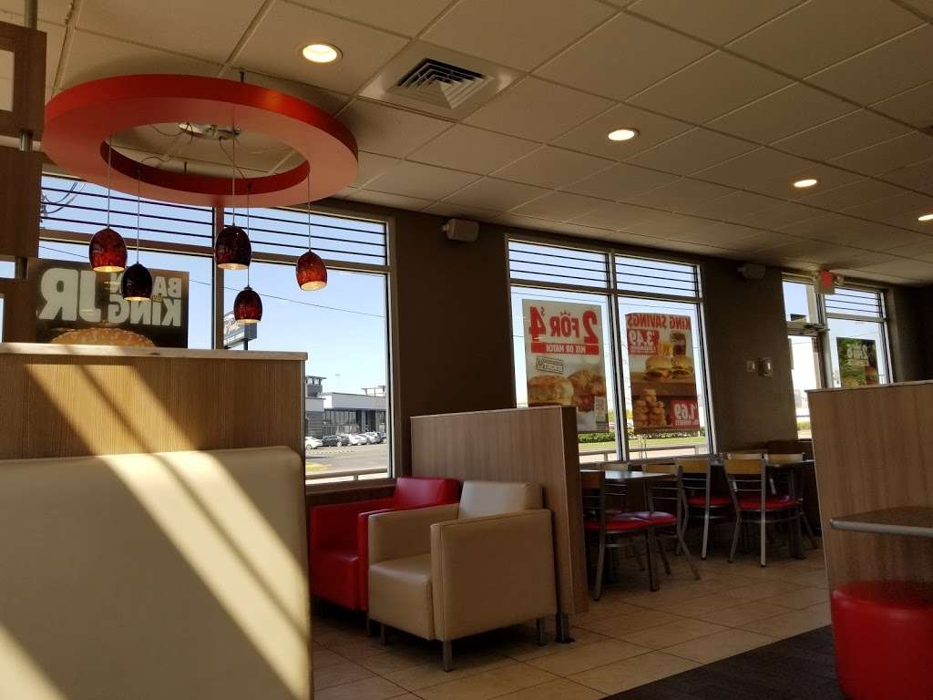 Burger King | 11935 Wilcrest Dr, Houston, TX 77031 | Phone: (281) 564-1997