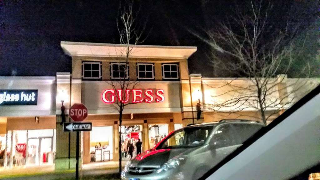 GUESS Factory | 431 Outlet Center Dr, Spc A106, Queenstown, MD 21658 | Phone: (410) 914-4482