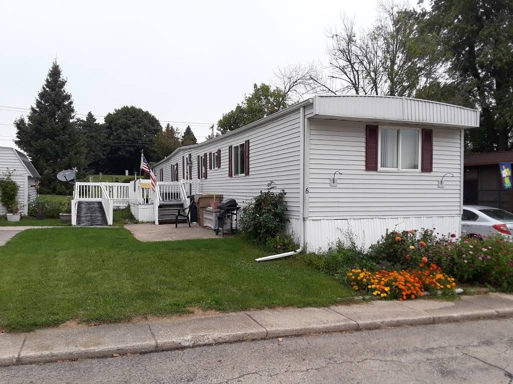 Highland Manor Manufactured Home Community | 10 Malibu Dr, Madison, WI 53713, USA | Phone: (608) 222-2108