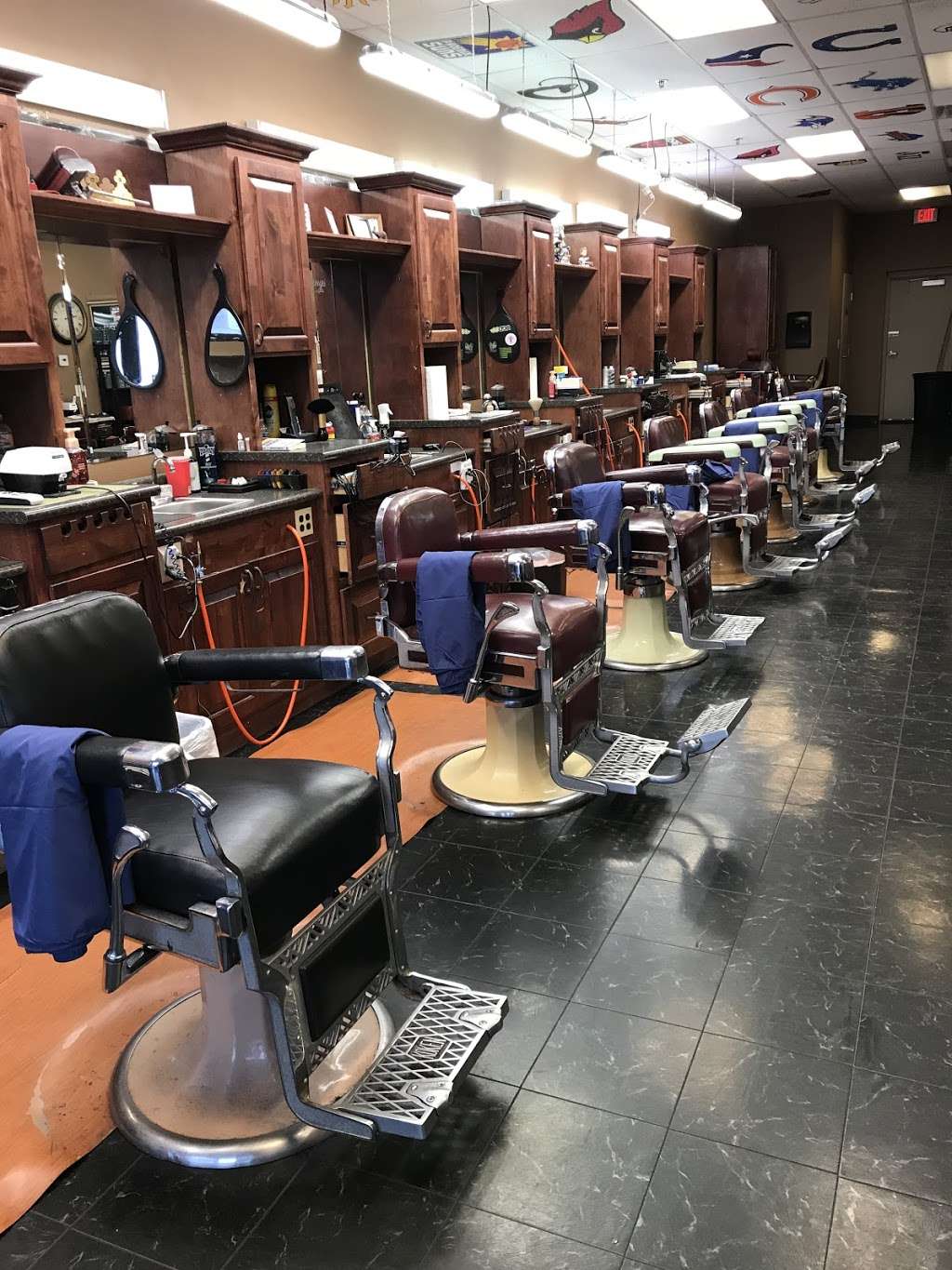 Rays Barber Shop | 5035 W Southern Ave, Laveen Village, AZ 85339, USA | Phone: (602) 237-8583