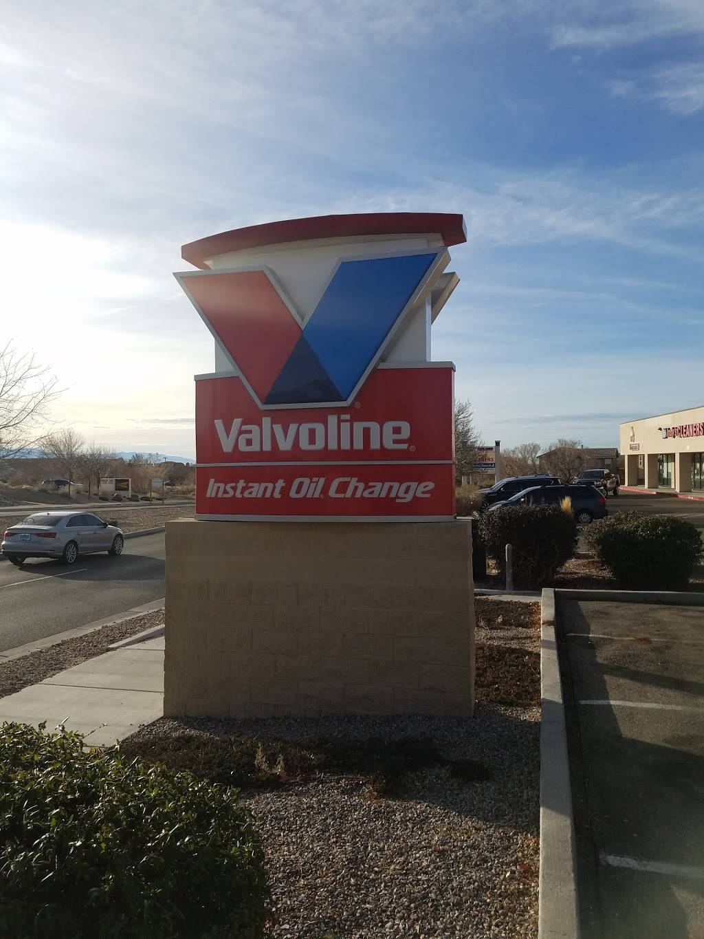 Valvoline Instant Oil Change | 9501 Golf Course Rd NW, Albuquerque, NM 87114, USA | Phone: (505) 899-4171