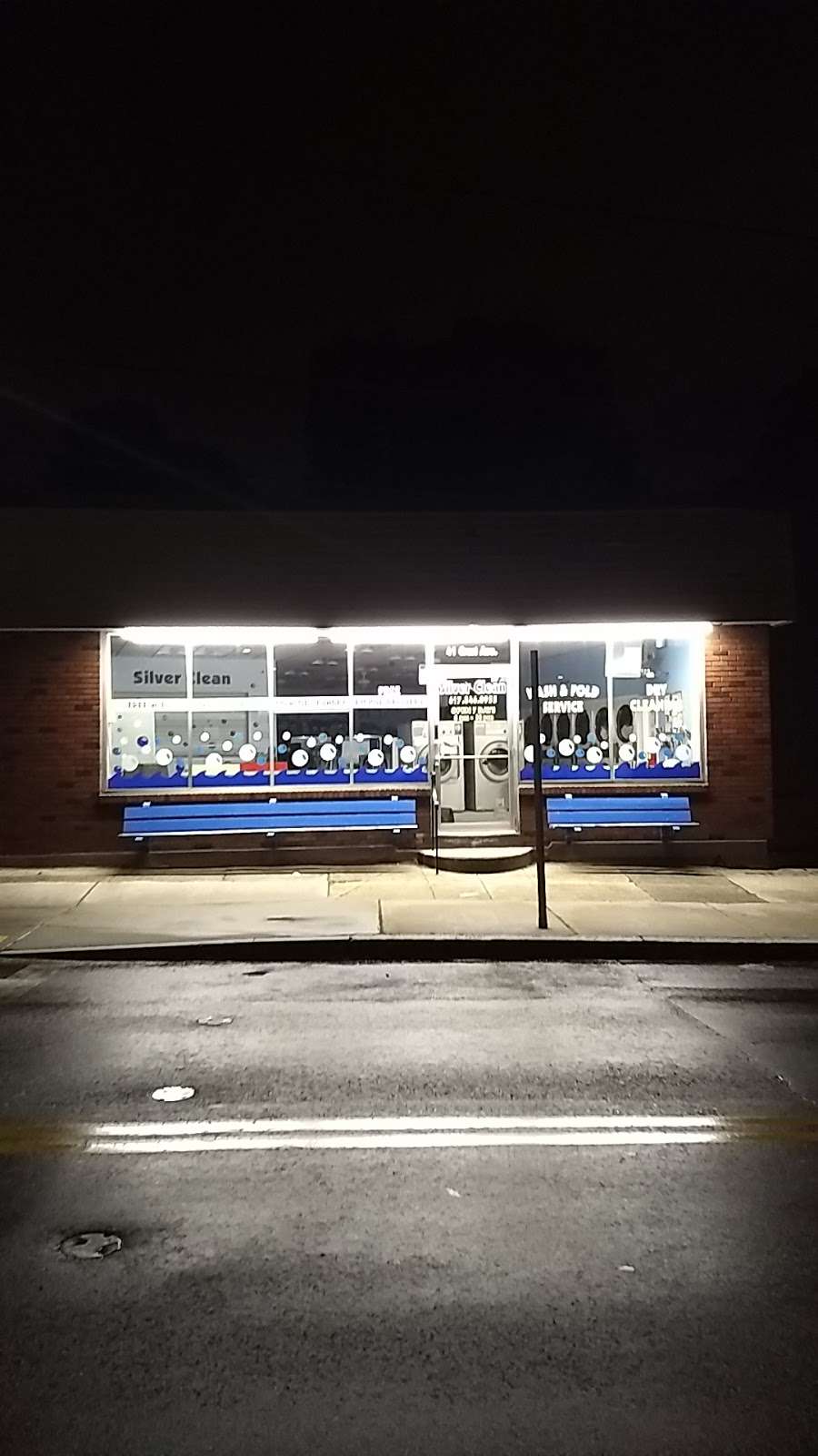 Silver Clean Laundromat - laundry  | Photo 2 of 10 | Address: 41 Crest Ave, Winthrop, MA 02152, USA | Phone: (617) 846-0955