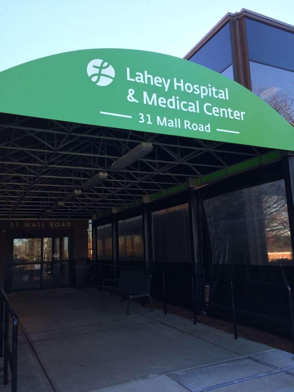 Lahey Hospital & Medical Center - Department of Opthamology | 31 Burlington Mall Road, Burlington, MA 01803, USA | Phone: (781) 744-8555