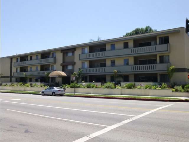 Krystal Terrace Apartments | 4851 Hazeltine Ave, Sherman Oaks, CA 91423, USA | Phone: (818) 995-4100