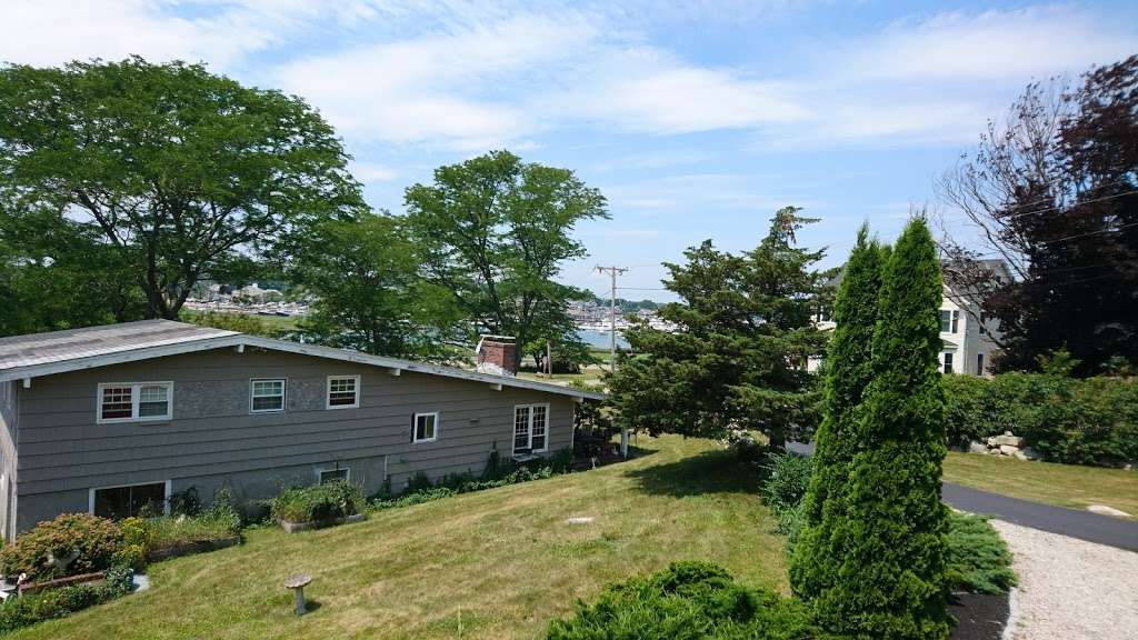 Cliffside Bed & Breakfast | 6 Bridge Ave, Scituate, MA 02066, USA | Phone: (954) 591-3234