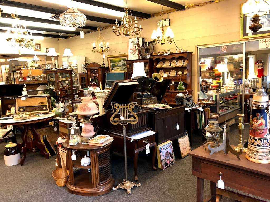 JH Antiques Mall | 3134 S White Horse Pike US 30, Hammonton, NJ 08037 | Phone: (609) 561-1110