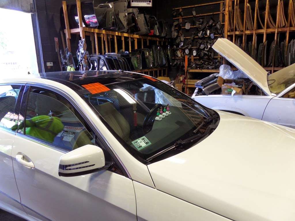 Car Glass Specialist | 10321 S Commercial Ave, Chicago, IL 60617, USA | Phone: (773) 356-9034