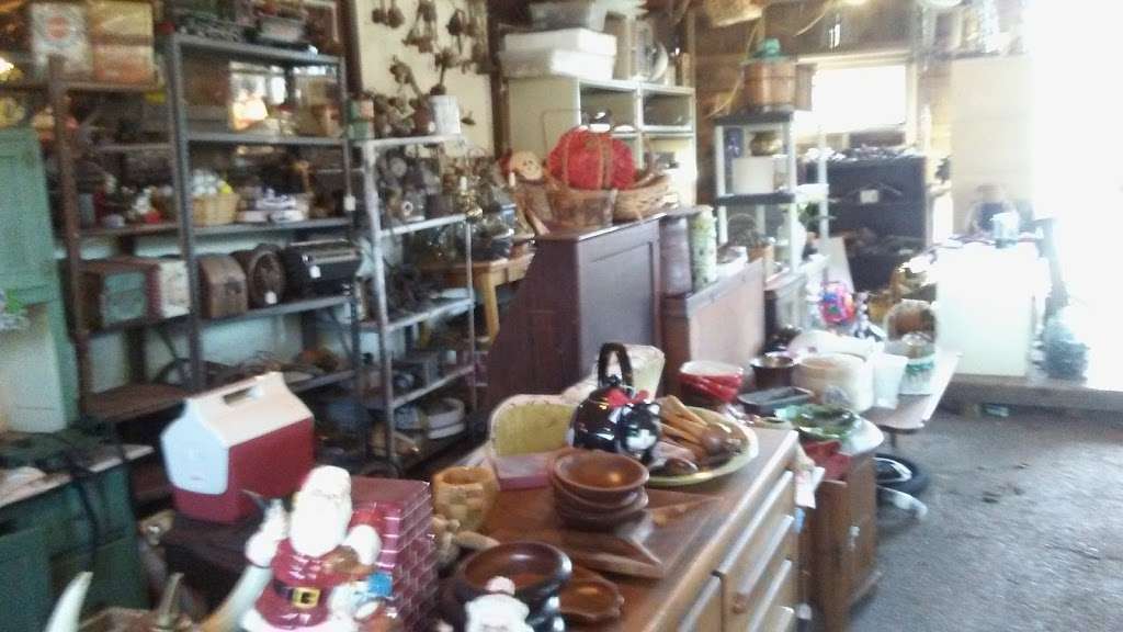 The Barn House Of Antiques & Primitives | 107 Monocacy Hill Rd, Birdsboro, PA 19508, USA | Phone: (610) 575-0083