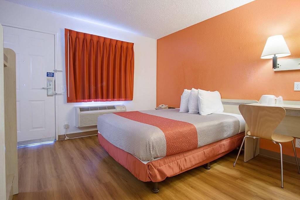 Motel 6 Mesa, AZ - South | 1511 S Country Club Dr, Mesa, AZ 85210, USA | Phone: (480) 834-0066