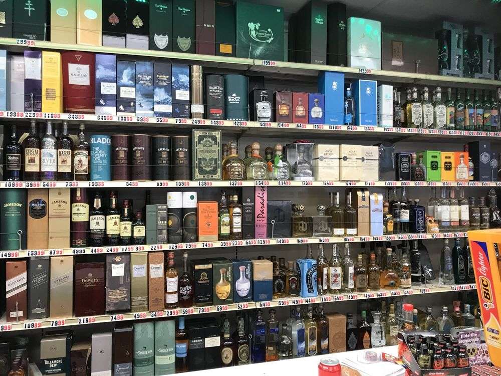 Midtown Fine Wine & Spirits | 4610, 5956 W Olympic Blvd, Los Angeles, CA 90036, USA | Phone: (323) 954-8752