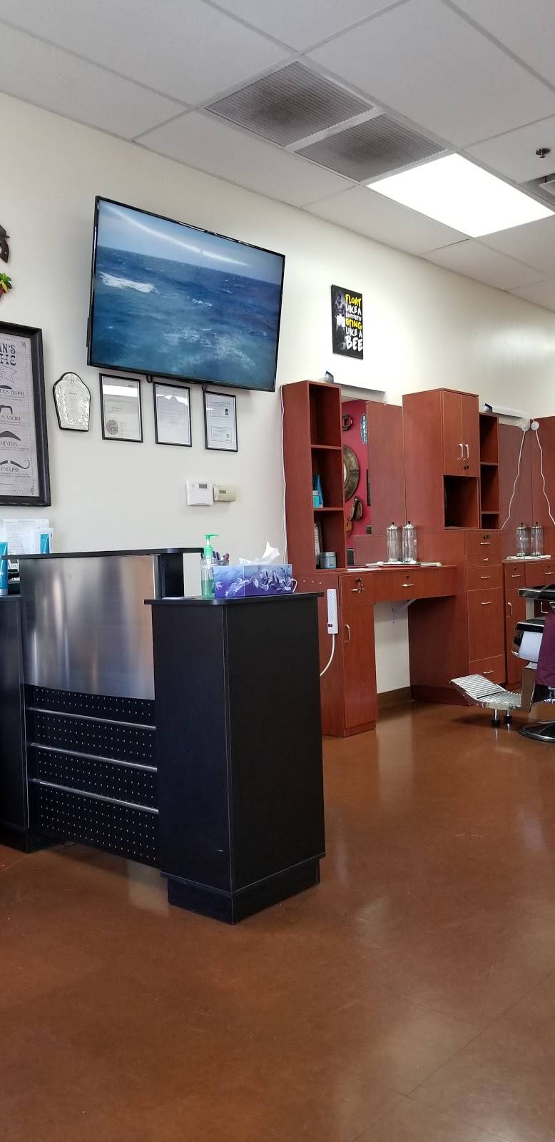 Scissors Palace | 8929 N Central Ave #102, Phoenix, AZ 85020, USA | Phone: (602) 870-7933