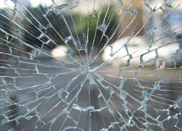 Fast Mobile Auto Glass, Experience since 1982 replace auto glass | 1225 E 12th St, Oakland, CA 94606, USA | Phone: (510) 534-4095