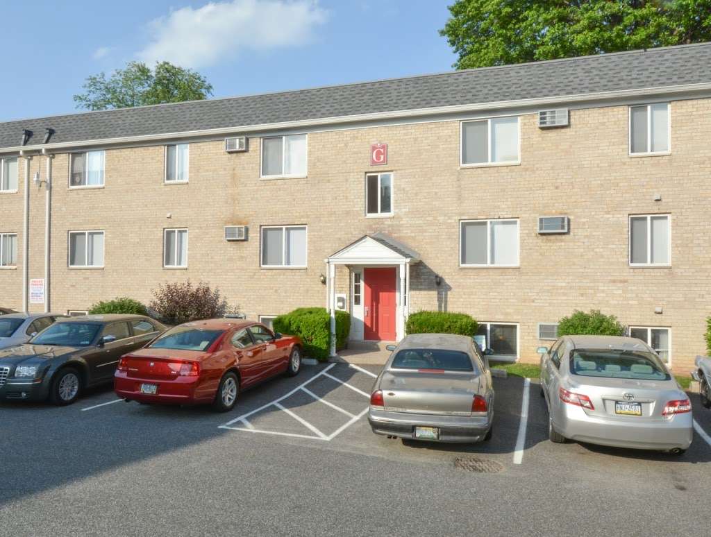 The Villages of Westbrook Apartments | 18 N Oak Ave, Clifton Heights, PA 19018, USA | Phone: (610) 626-4577