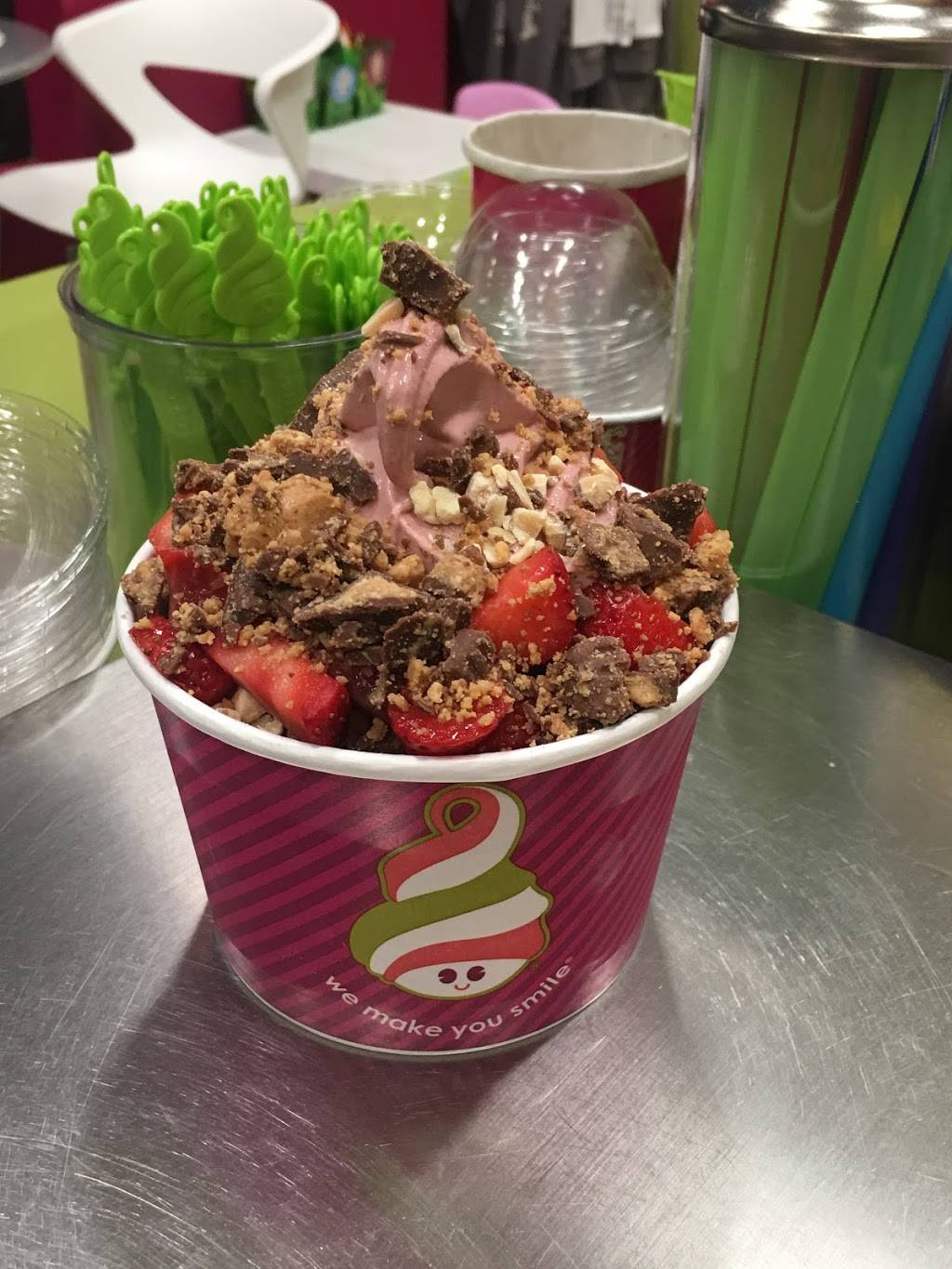 Menchies Frozen Yogurt | 341 Fisher Rd, Grosse Pointe, MI 48230, USA | Phone: (313) 881-9700