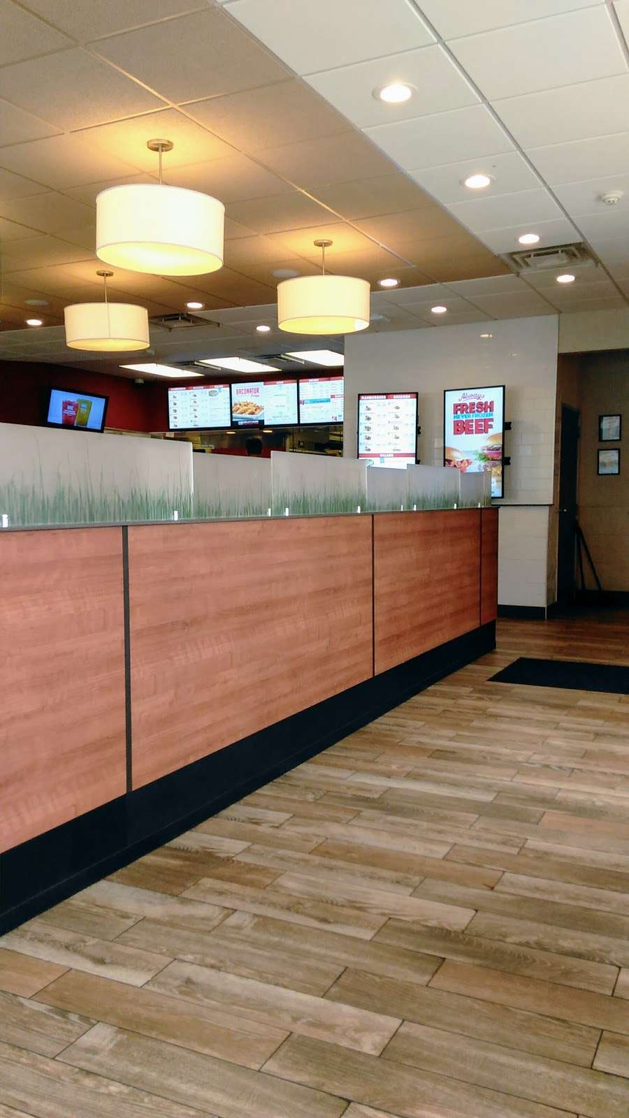 Wendys | 5001 Hempstead Turnpike, Farmingdale, NY 11735 | Phone: (516) 845-7129