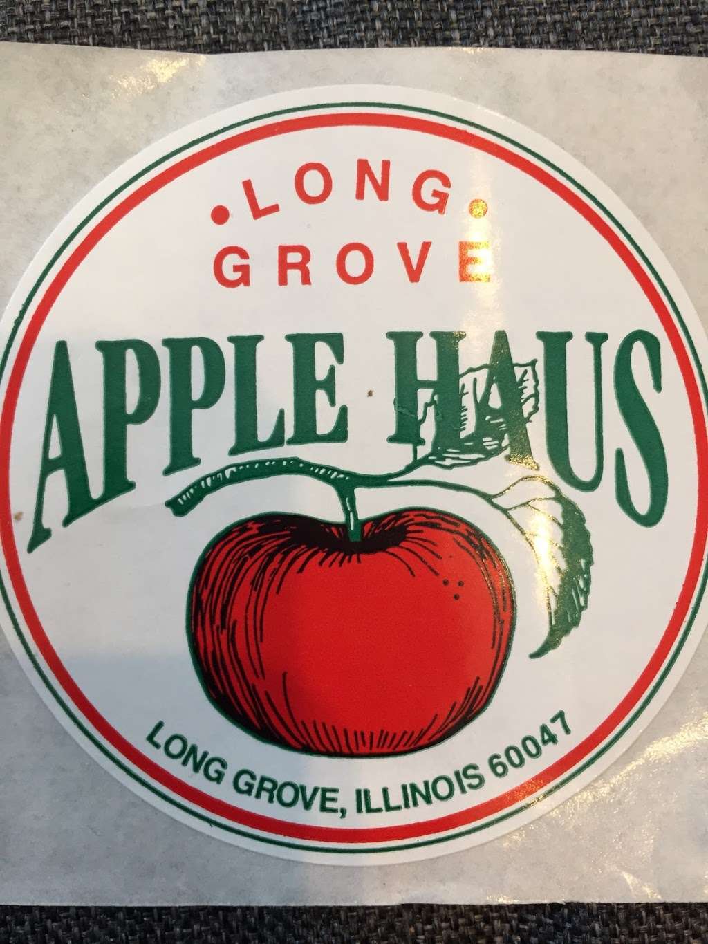 Long Grove Apple Haus | 114 Old McHenry Rd, Long Grove, IL 60047 | Phone: (847) 634-0730