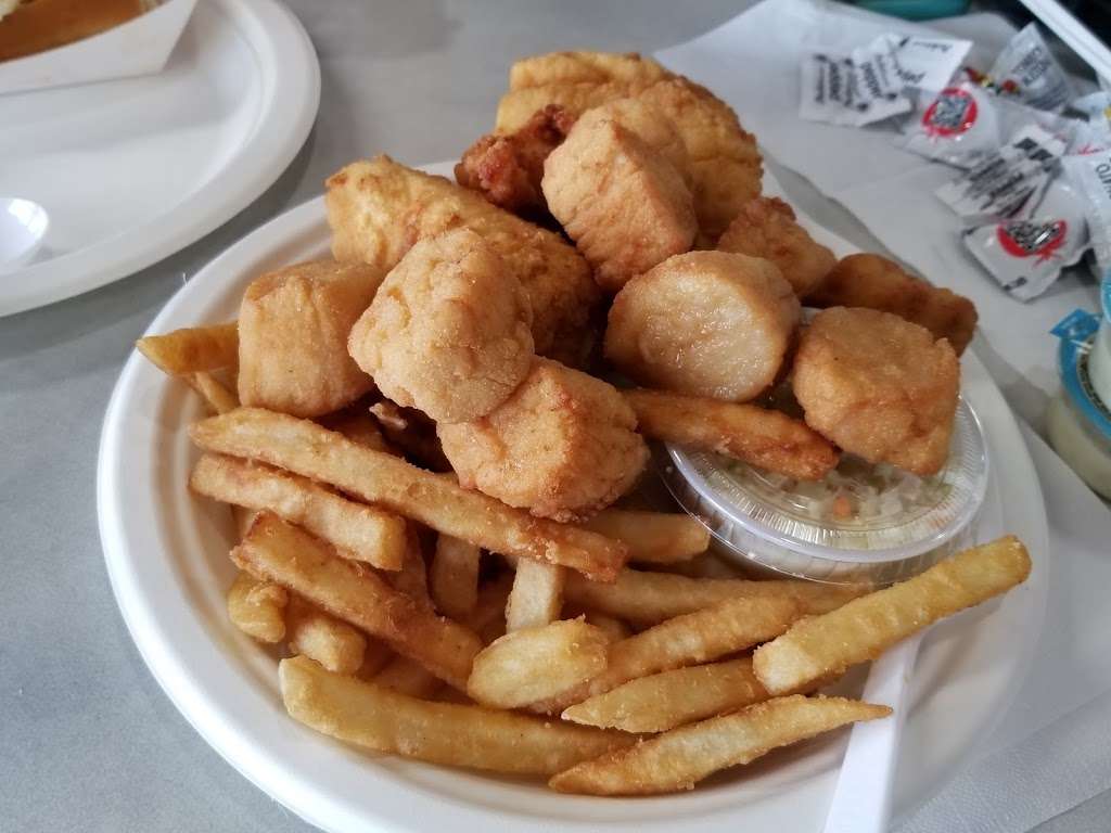 Brown’s Lobster Pound | 407 NH-286, Seabrook, NH 03874, USA | Phone: (603) 474-3331