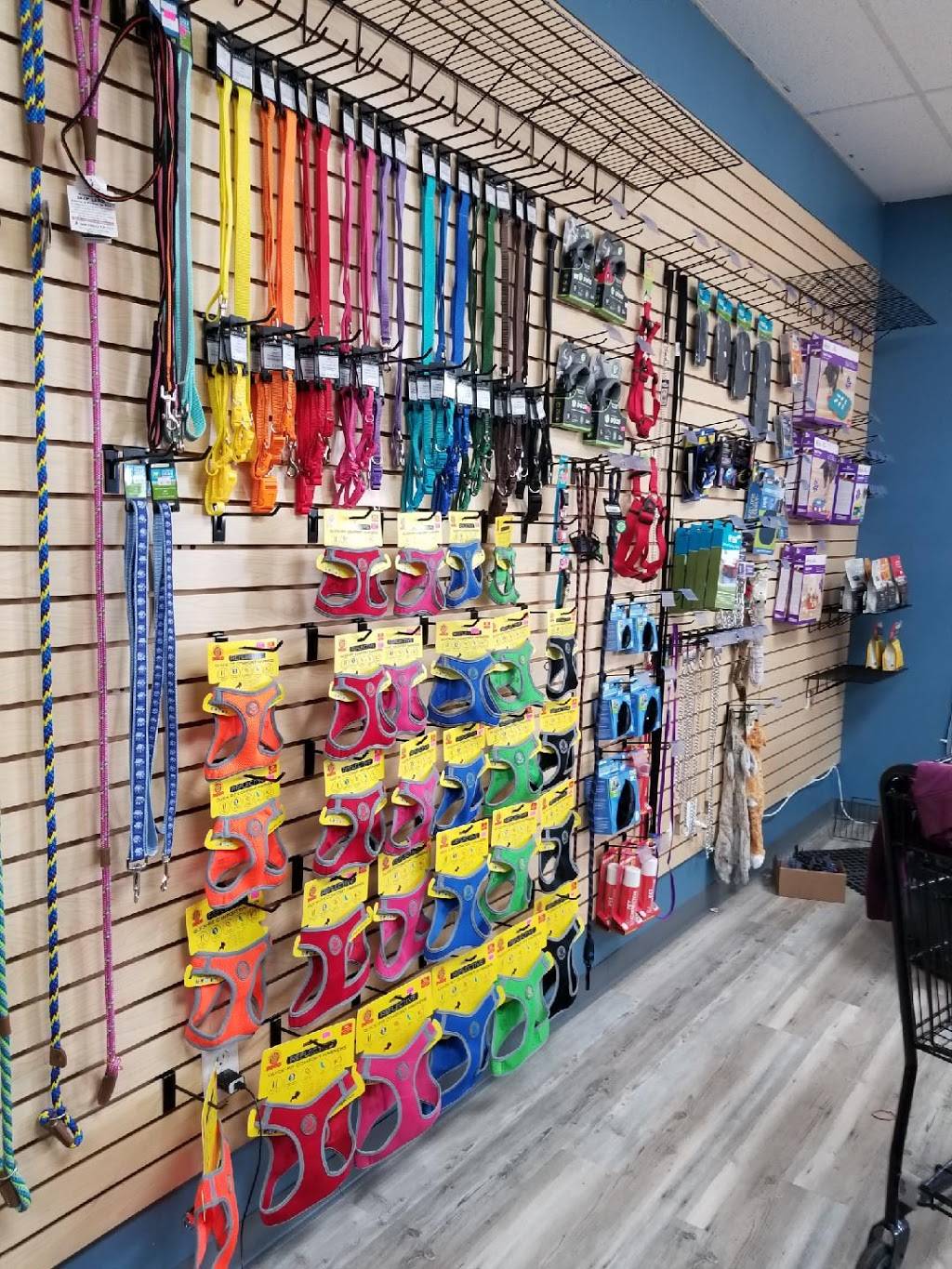 Dog Supplies Outlet Centennial | 6440 Sky Pointe Dr #130, Las Vegas, NV 89131, USA | Phone: (702) 201-1395