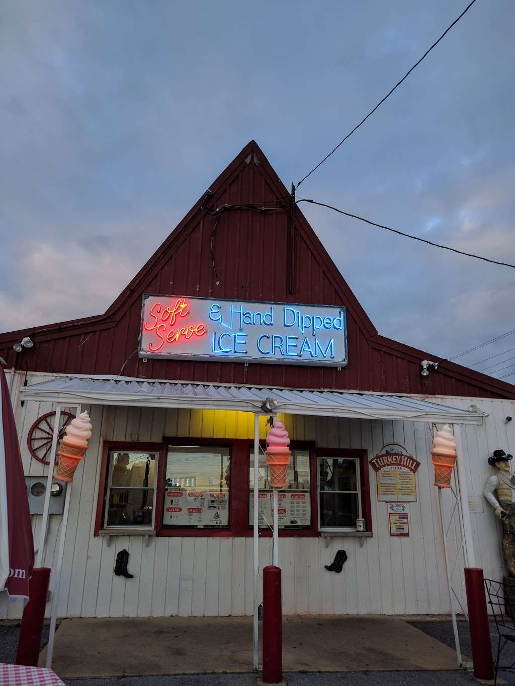 Ice Cream Corral | 202 E 6th St, New Castle, DE 19720 | Phone: (302) 322-1211